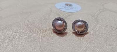 Exclusive Pearl Ear Ring