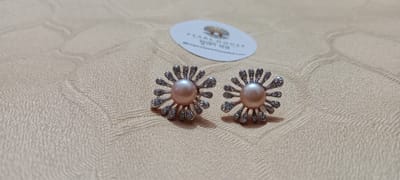 Exclusive Pearl Ear Ring