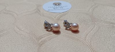 Exclusive Pearl Ear Ring