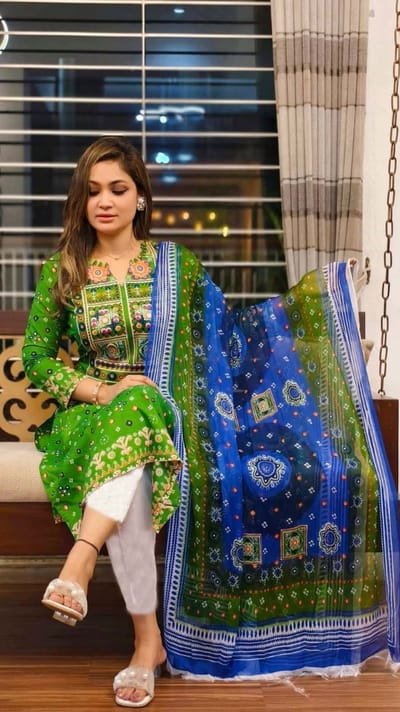 স্কিন প্রিন্ট স্টোন ওয়ার্ক থ্রি পিস - Image 1