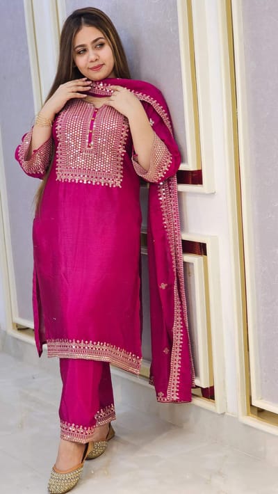 পাকিস্তানি ক্রেপ চিনুন থ্রি পিস - Image 2