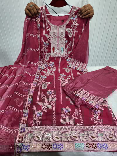 Readymade Three Piece - Image 4