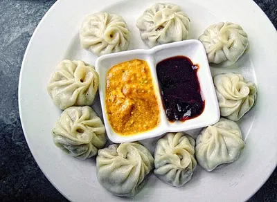 chicken momo's 9pic
