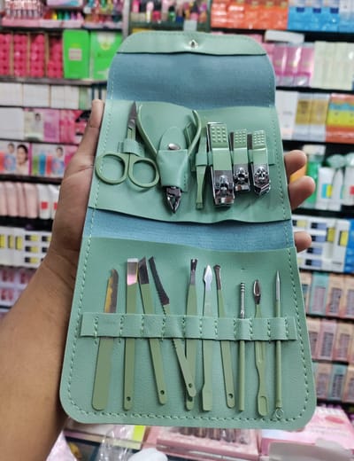 16 পিস প্রিমিয়াম মেনিকিউর & পেডিকিউর সেট🎁 ফ্রি: নেইল সাইনার (স্টক থাকা পর্যন্ত) - Image 3