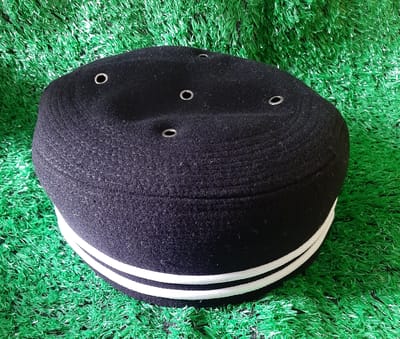 মালায় টুপি