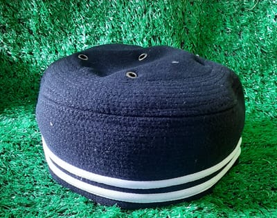 মালায় টুপি