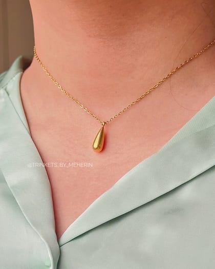 Pointed drop pendant