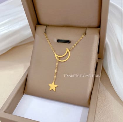 Half moon-star pendant