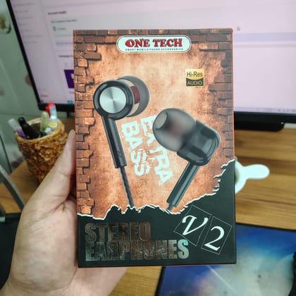 OneTech V2 Wired Earphone With Mic HD Sound Soft Silicon Cable