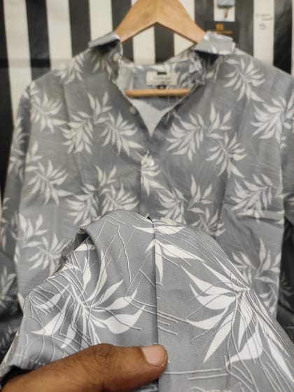 Trendy floral print shirt for summer