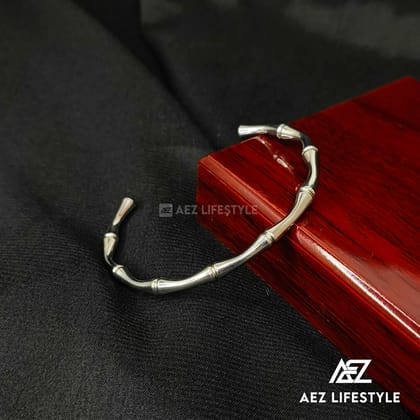 Prime Curve Cuff Bracelet (Silver Edition)