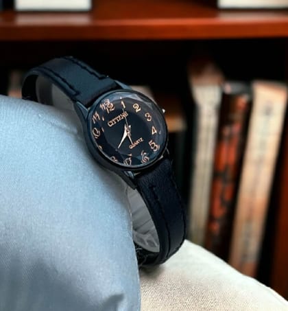 New Analog WoMen's Luxury Stainless Steel Watch for women's - Watch For women's