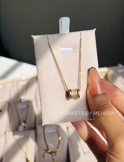 ROUND ZIRCON NECKPIECE