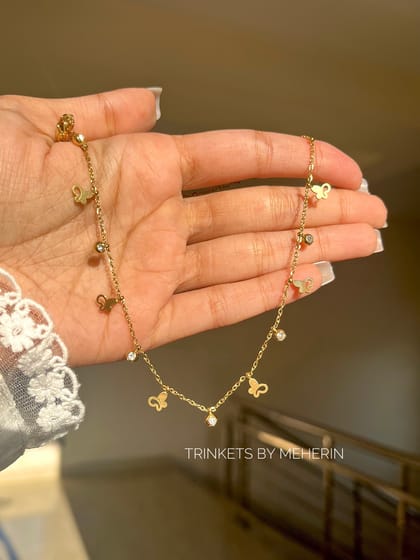 Butterfly hollow charm neckpiece