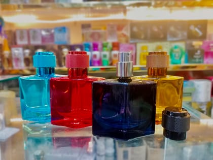 Empty Perfume Atomizer 30 ml Refillable obtuse triangle Shape Colorful Glass Spray 30ml Bottle 1 pcs Random color