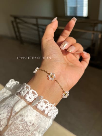 Daisy bracelet