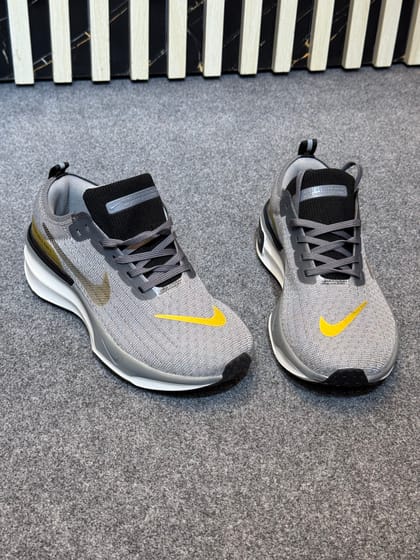 ZoomX Invincible Ash