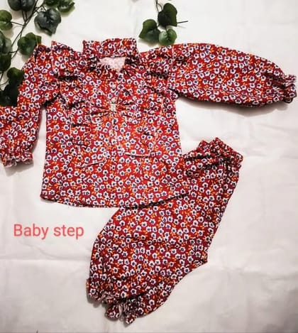 বাচ্চা মেয়েদের শীতের জামা ও প্যান্ট সেট।