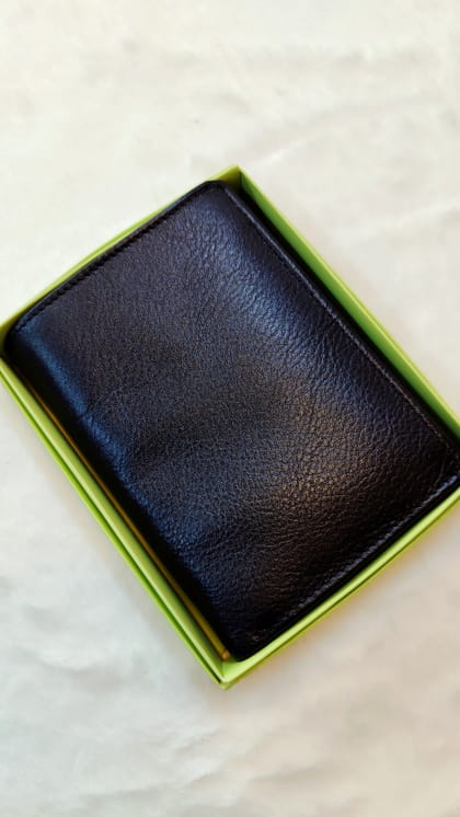 ১০০% চামড়ার প্রিমিয়াম মানিব্যাগ