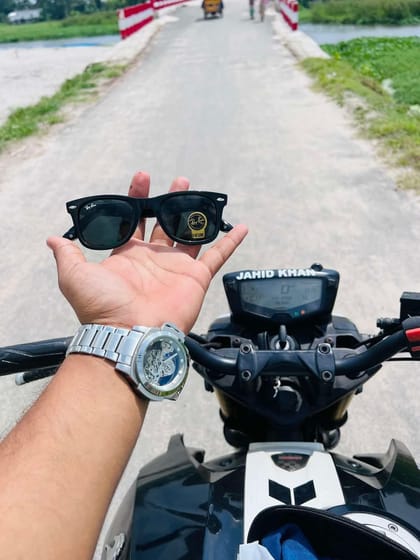 142 Premium Wayfarer Sunglass