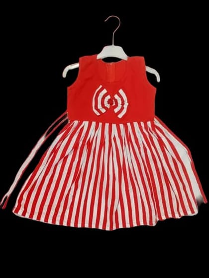 স্টাইলিশ ক্যাজুয়াল বেবি ড্রেস।