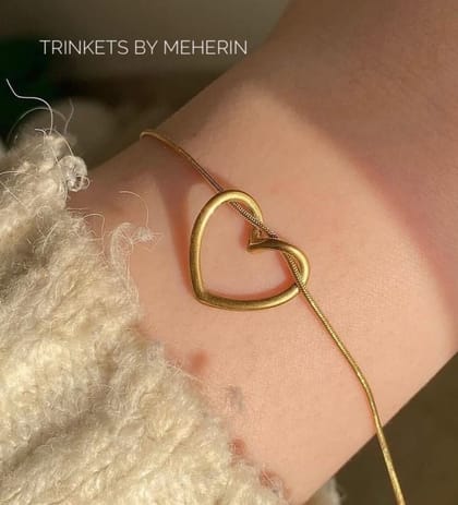 Hollow Love Bracelet