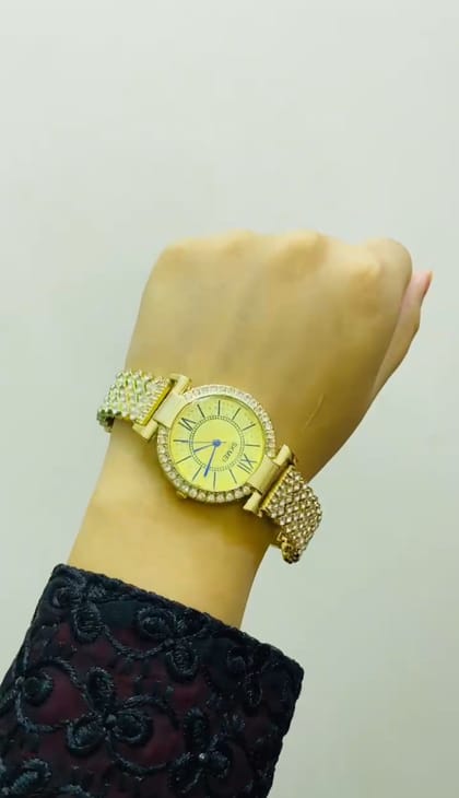 YingHwa Luxury Women's Wrist Watch, Stylish and Elegant Women's Watch, Shiny Zircon Bracelet Watch Fashion Casual Quartz Watch