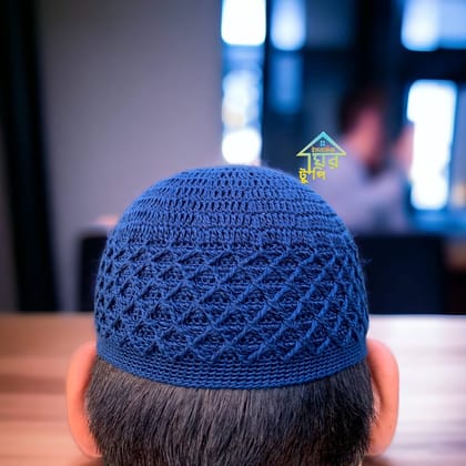 হাতে বোনা সুতার টুপি