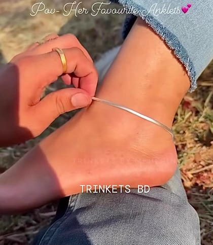 NEW 18k Payel. Silver color.