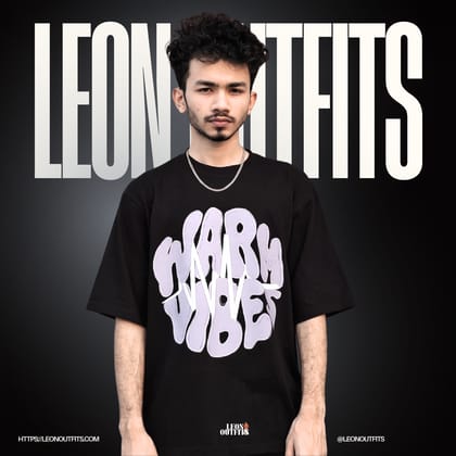 Men’s Oversized Heavyweight Drop Shoulder T-Shirt in Black.