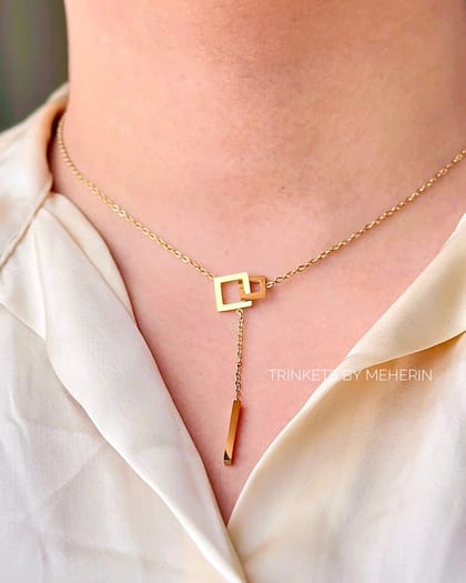 Square needle neckpiece