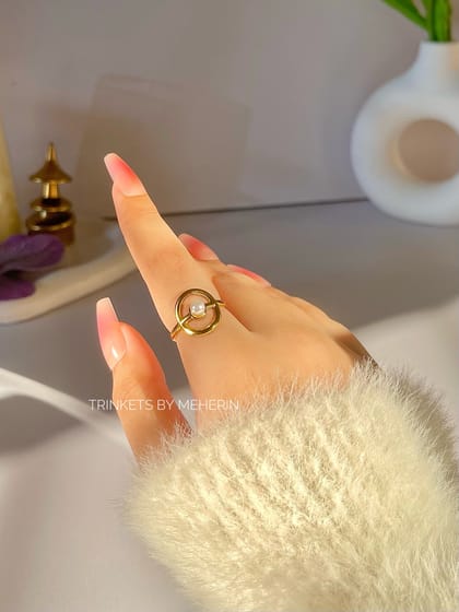 Mini pearl ring