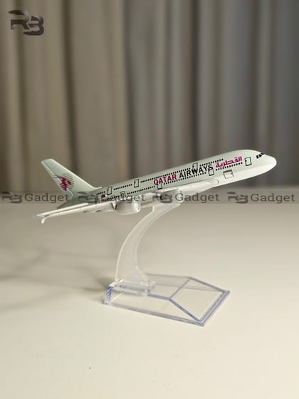 Qatar Airways A380 Metal Aircraft -16cm