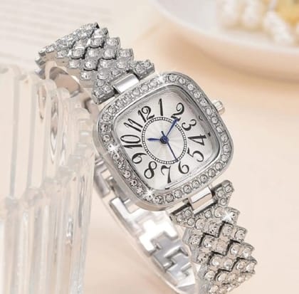 Stainless Steel Silver Fashion Ladies beauty watch Watch New Brand Watch