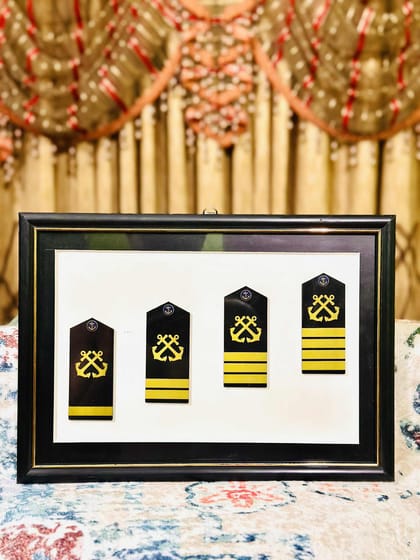Epaulette Display Frame