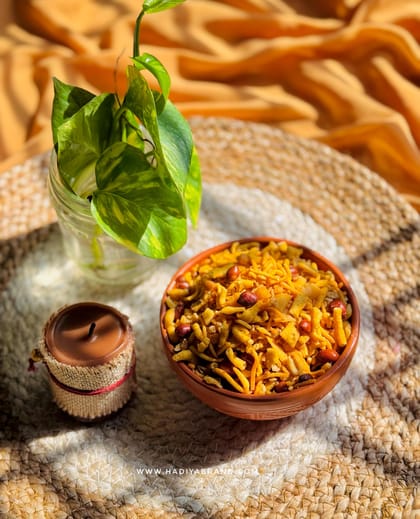 কুষ্টিয়ার ফাইভ স্টার ঝাল চানাচুর (৫০০গ্রাম)