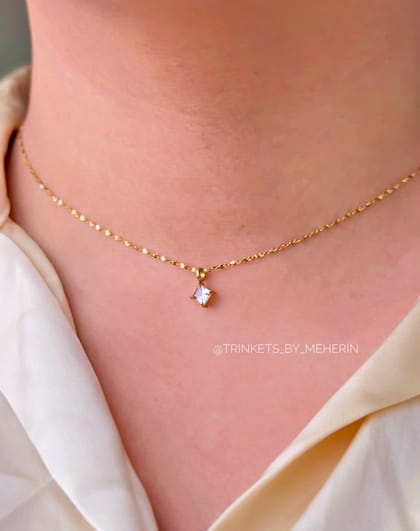 Rhombus solitare neckpiece (BESTSELLER)