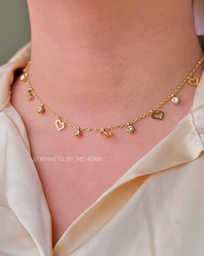 Hollow love charm neckpiece
