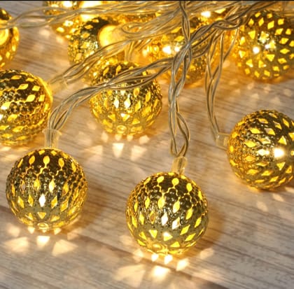 Decorative Moroccan 20 Golden Metal Balls LED Globe String Lights, Snow Ball Home Decoration
