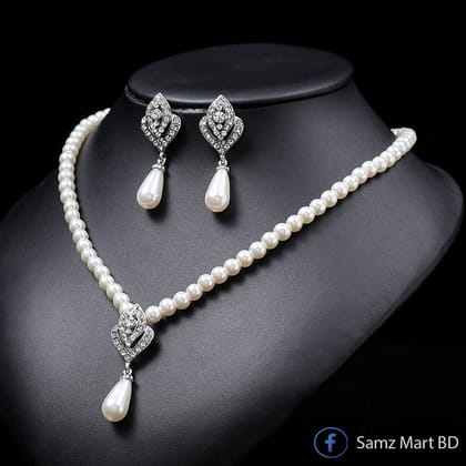 Single Strap Luxury Pearl Necklace