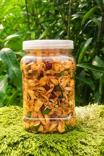 কুষ্টিয়া শিশির বেকারীর বারবিকিউ চানাচুর (৩০০+গ্রাম)