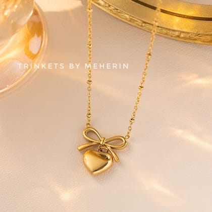 Bow love necklace
