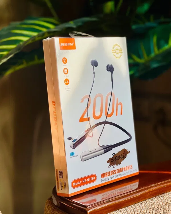 Regrsi RE-NY060 Neckband – ২০০ ঘন্টার ব্যাটারি লাইফ