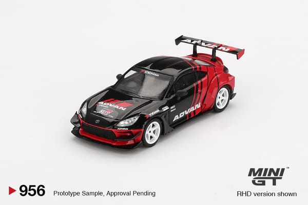 MiniGT - Toyota GR86 HKS TYPE R ADVAN 2022 Tokyo Auto Salon