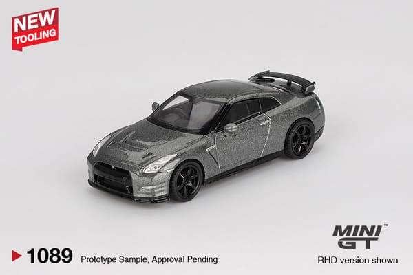 MiniGT - NISSAN GT-R 2013 Dark Metal Gray (NISMO R35 CRS Version)