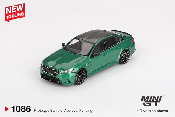 MiniGT - BMW M5 Isle of Man Green Metallic