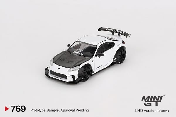 MiniGT - Toyota GR86 LB★Nation White