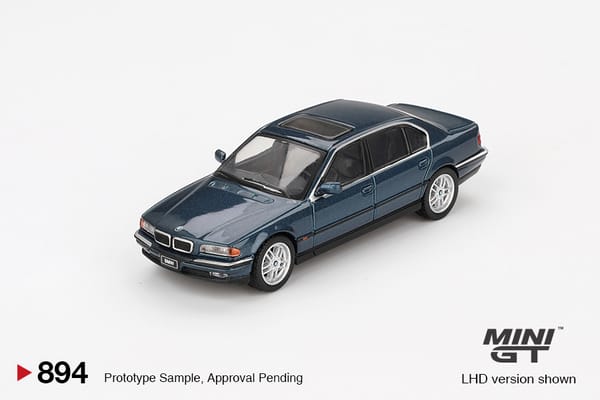 MiniGT - BMW 750IL Sorrento Blue Metallic