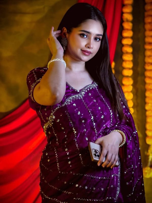 শাড়ি,রেডিমেড ব্লাউজ সহ