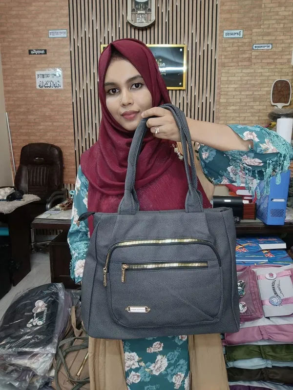 Louse tot Bag